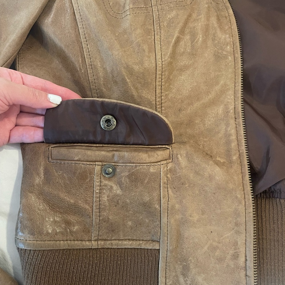 Make+ Model 100% Leather Jacket, Size M - image 6